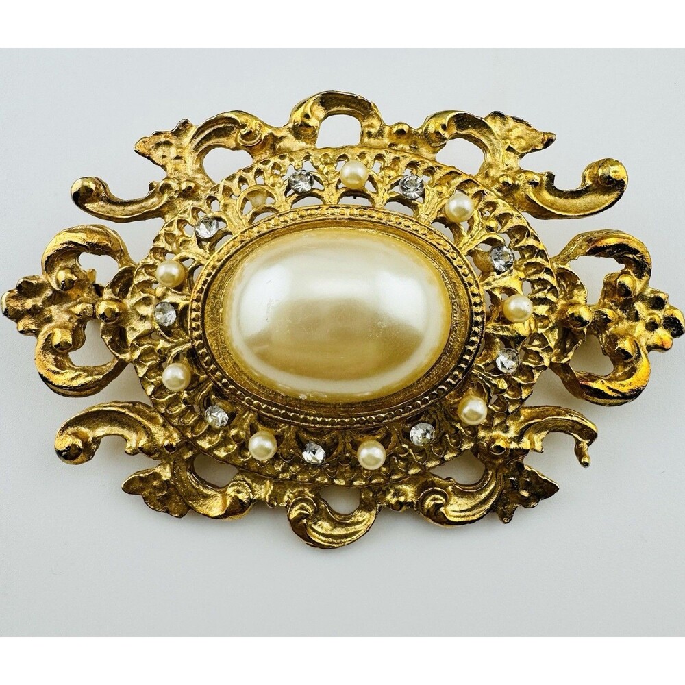 Vintage Richelieu Faux Pearl Rhinestone Brooch Gold Tone Ornate 2.5” Excellent